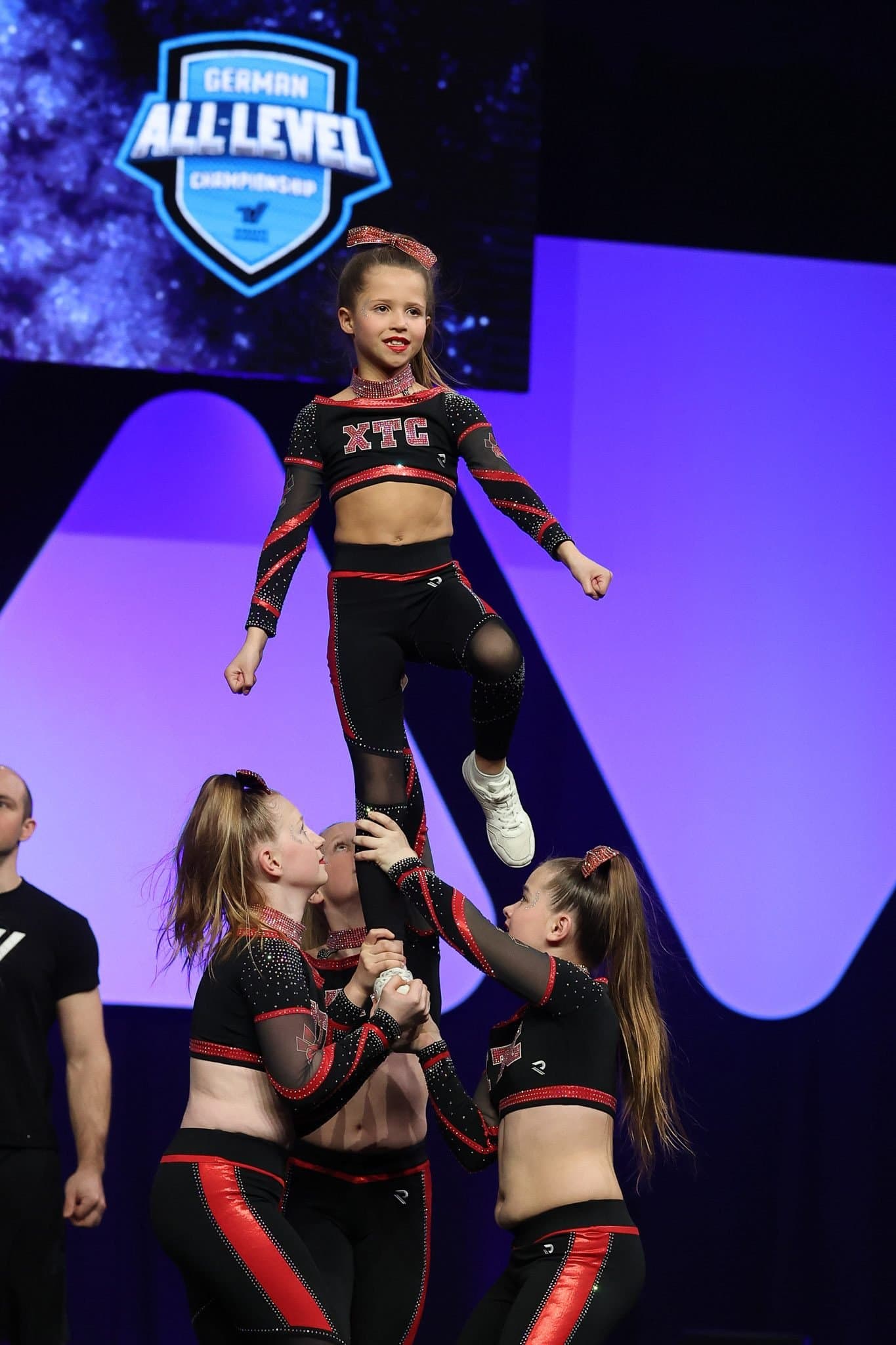 XTREAM Fitness Dance Gruppe in Aktion